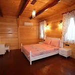 Nerissa 3*